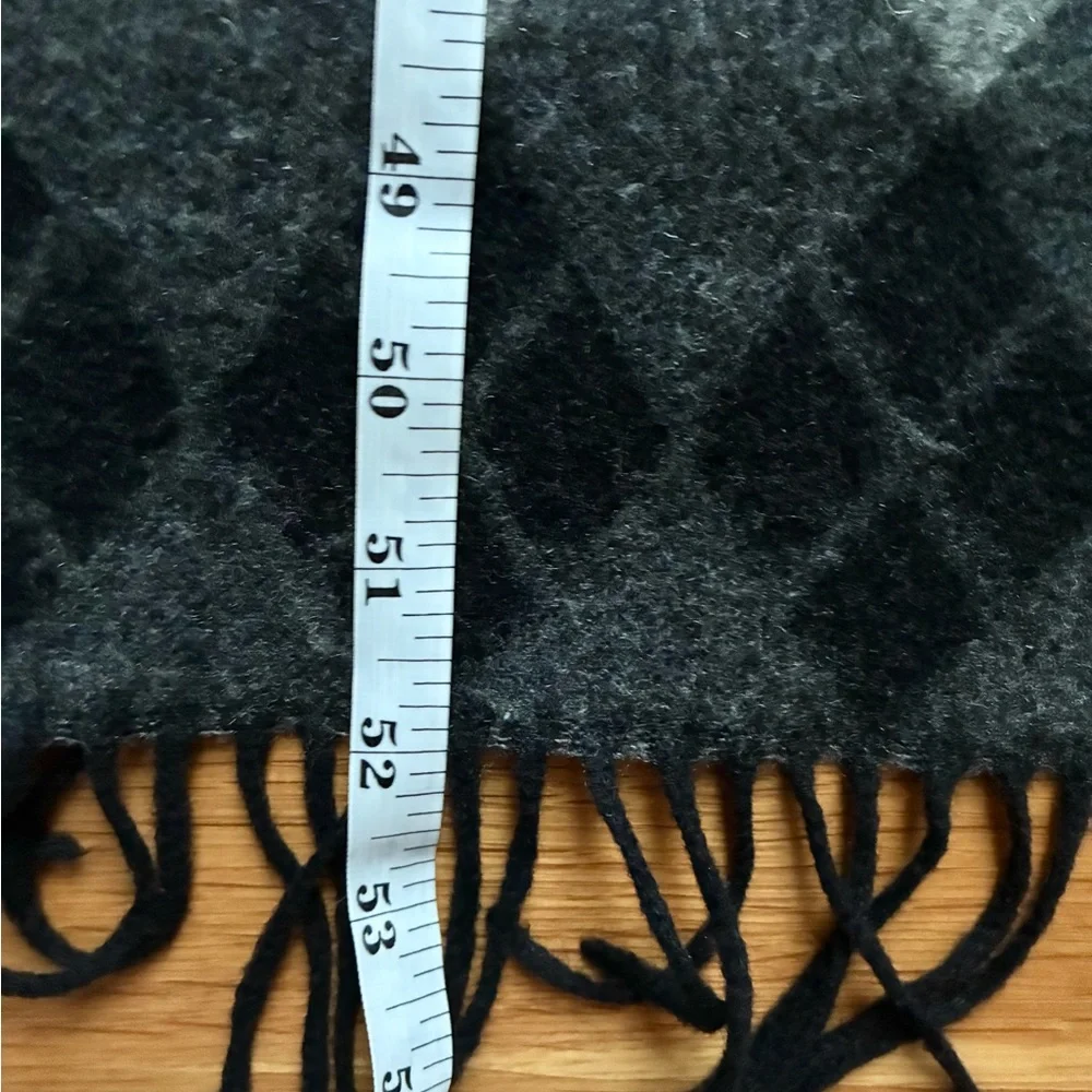 Grant Thomas Men’s Scarf Argyle Pattern End Fringes Gray